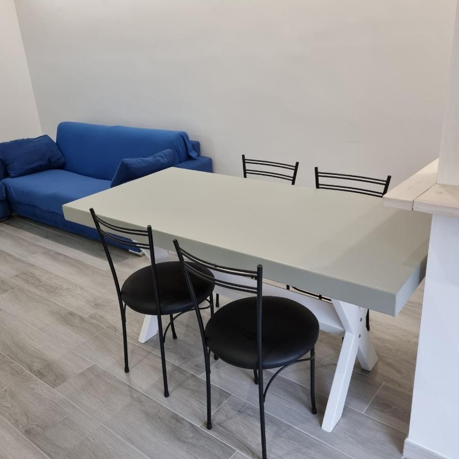 Galla House Gallarate Bagian luar foto
