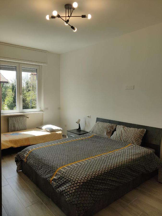 Galla House Gallarate Bagian luar foto